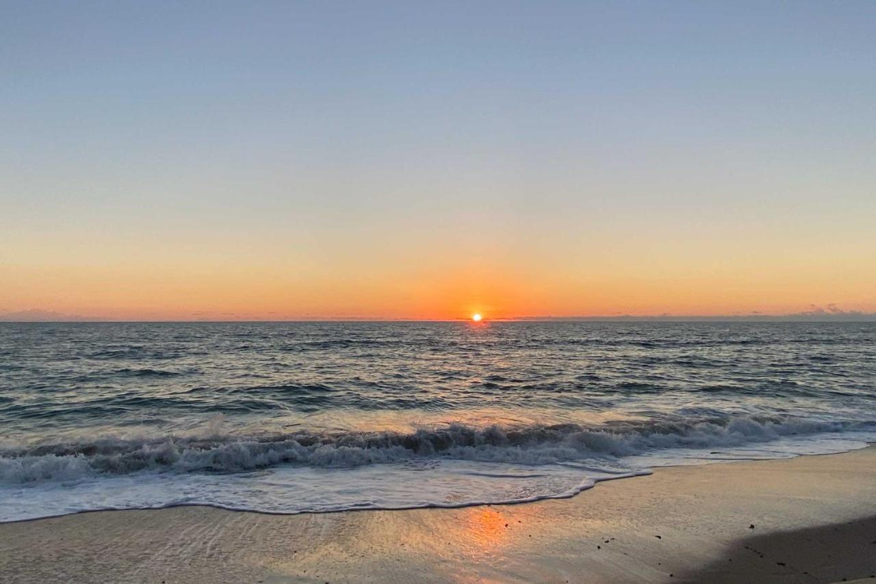 Walk To Shore Satellite Beach Condo With Ocean View المظهر الخارجي الصورة