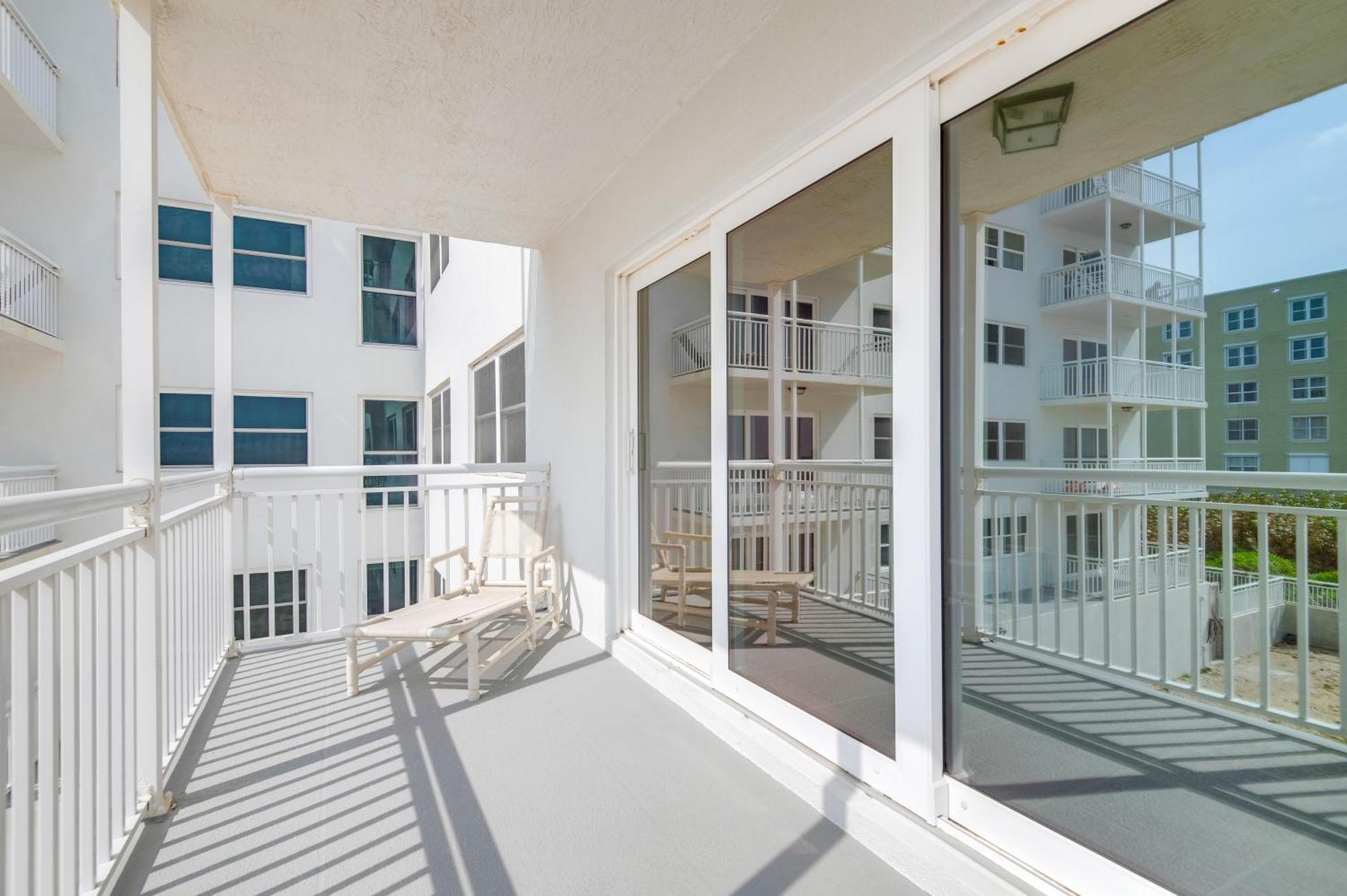 Walk To Shore Satellite Beach Condo With Ocean View المظهر الخارجي الصورة